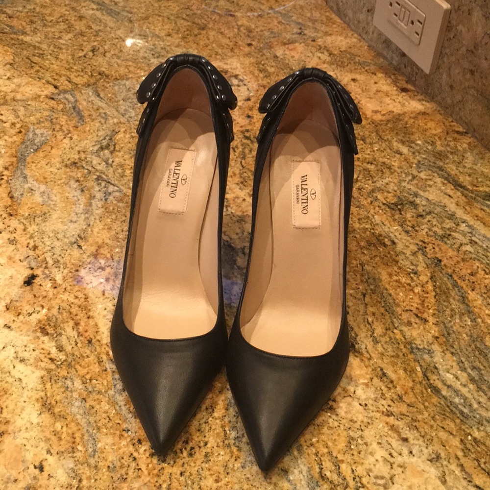 Brand new black Valentino high heels size 8.5